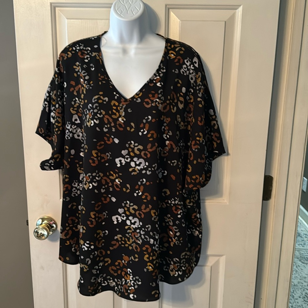 Women’s Top Sz M NWT